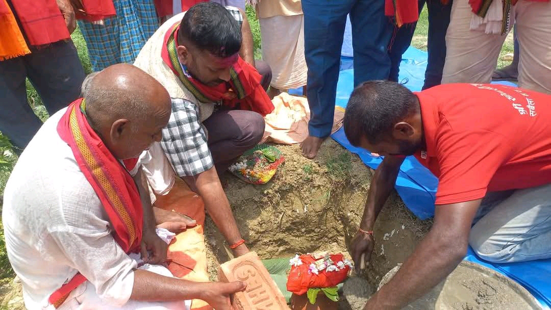 शहिदनगर नगरपालिकामा सार्वजनिक मञ्च निर्माण सुरु, नगर प्रमुख यादवद्वारा शिलान्यास !!